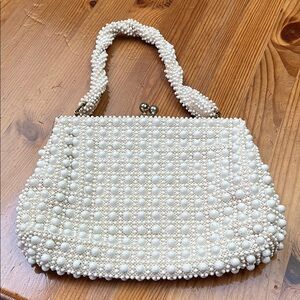 Vintage Lumured Croche-Bead Cream Beaded Clutch with Intricate Design